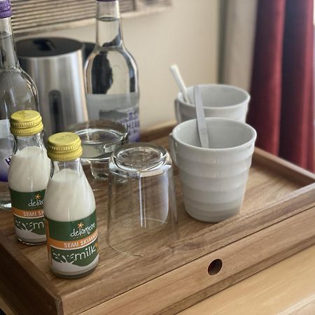 Burlton Inn Room photo