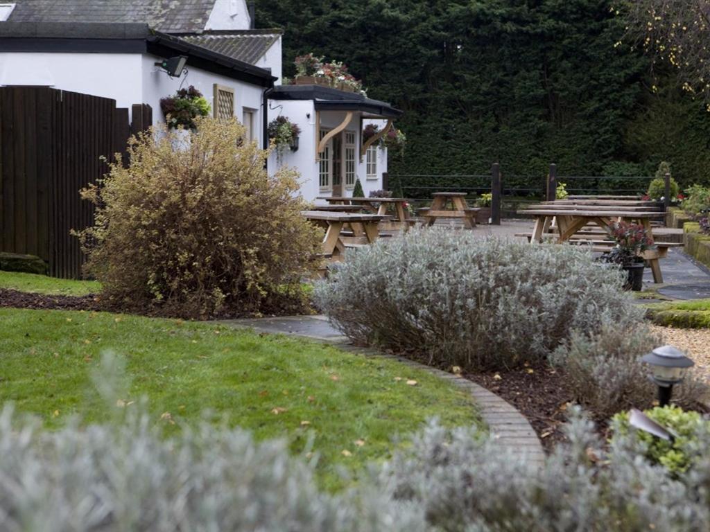 Burlton Inn Exterior photo