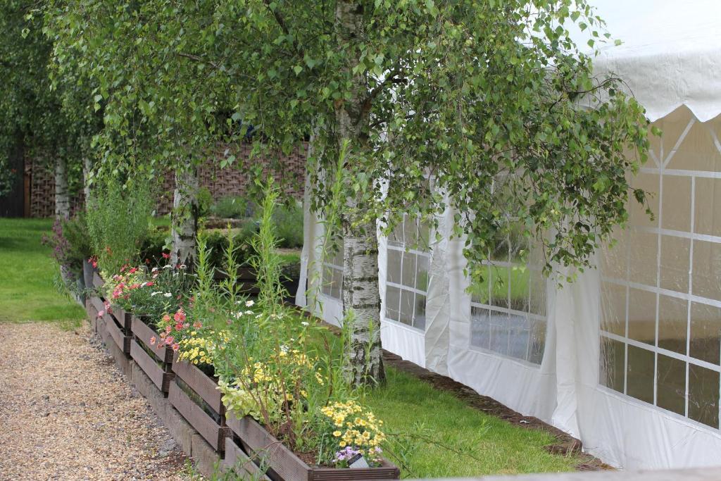 Burlton Inn Exterior photo